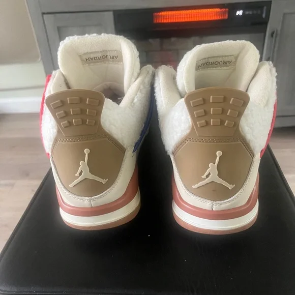 Mens Jordan 4 wild things size 13. No original box